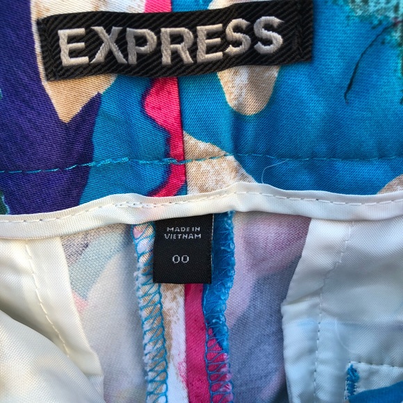 Express shorts - Picture 2 of 2